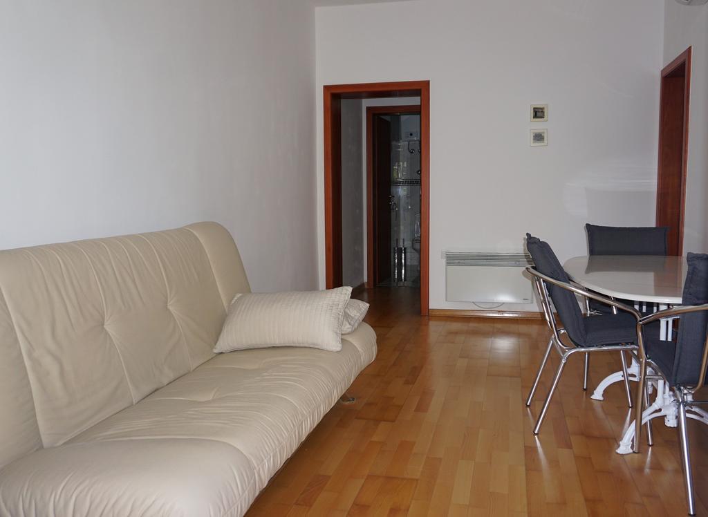 Apartmani Gaj Malinska Extérieur photo